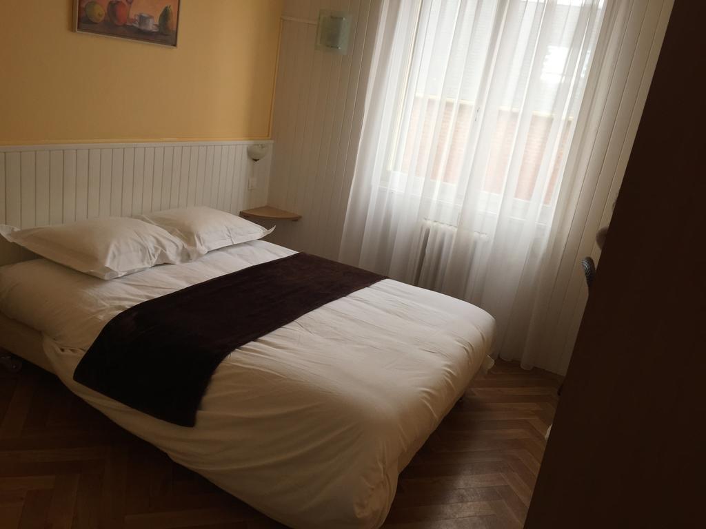 Arcantis Hotel La Residence Сержи Екстериор снимка